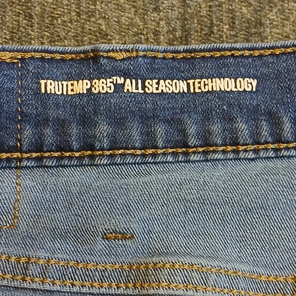 Goodfellow & Co Mens Athletic Fit Jeans Blue TruTemp 365 44W x 34L Medium Wash